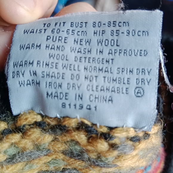 VINTAGE WOOL Black Button Up Jumper - Picture 7 of 7